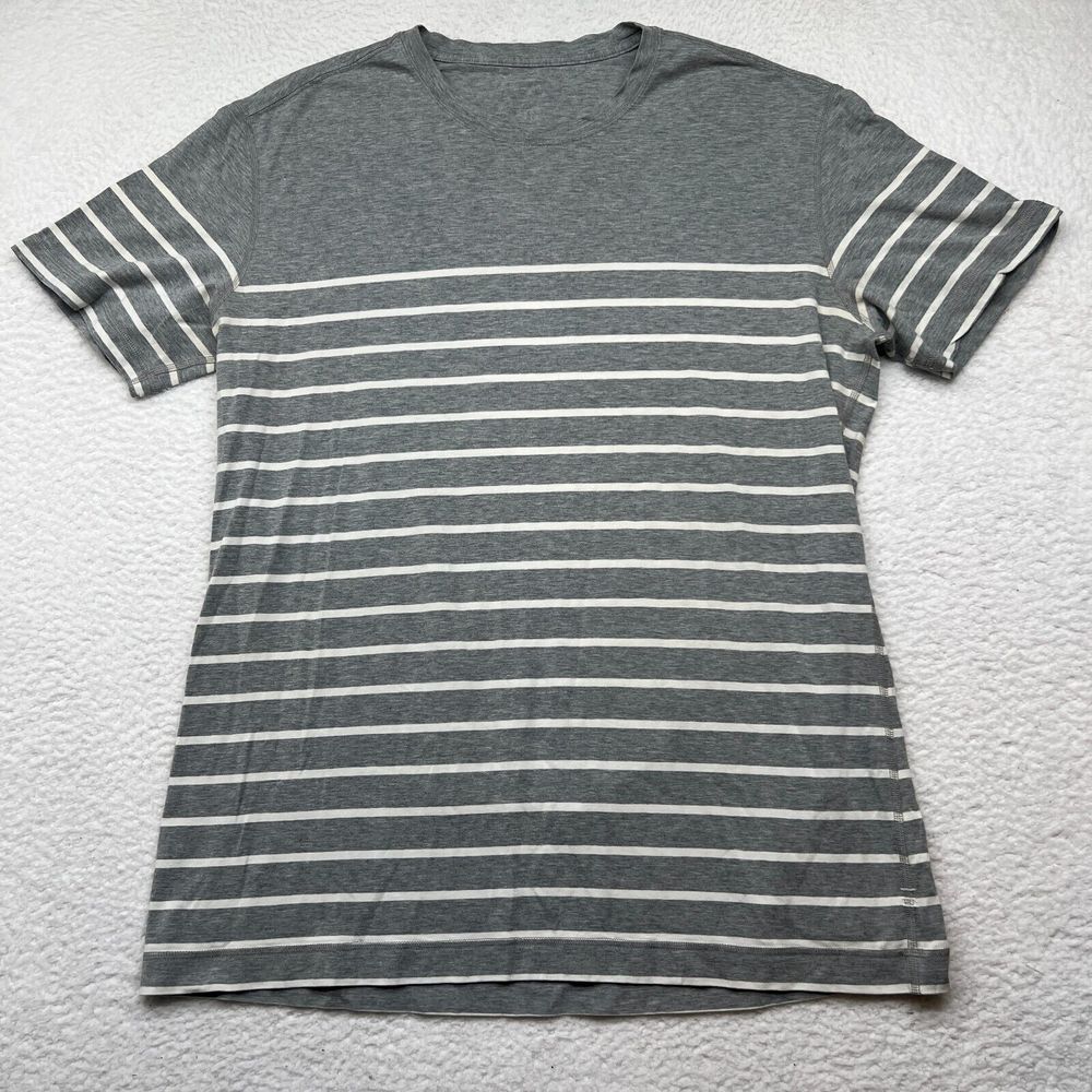 Lululemon‎ Crewneck Shirt Mens XL Gray Stripe Performance Stretch Training